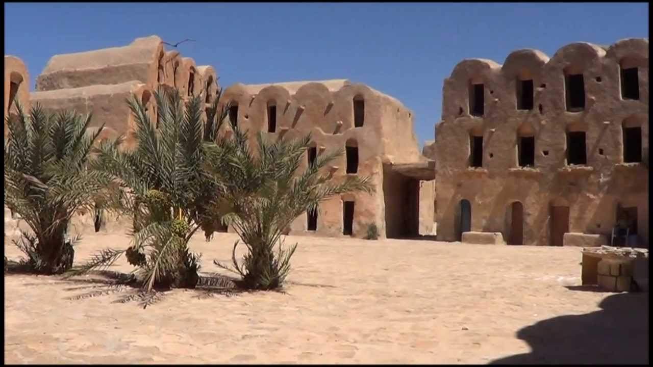 Tunisia tra antichi granai berberi e le dune del deserto